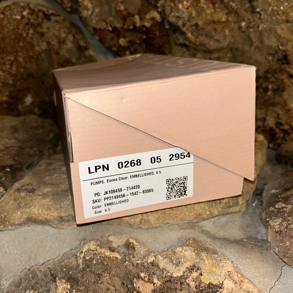 BRAND NEW NEVER WORN!!!Emma Clear Embellished Pump. Perfect wedding/ event shoes - Picture 11 of 15